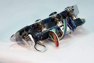 Option Electronique JBMorph© montée sur plaque chrome + knobs à vis